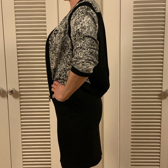 🌟 SALE 2/$20 Stylish cropped jacket - Picture 2 of 7